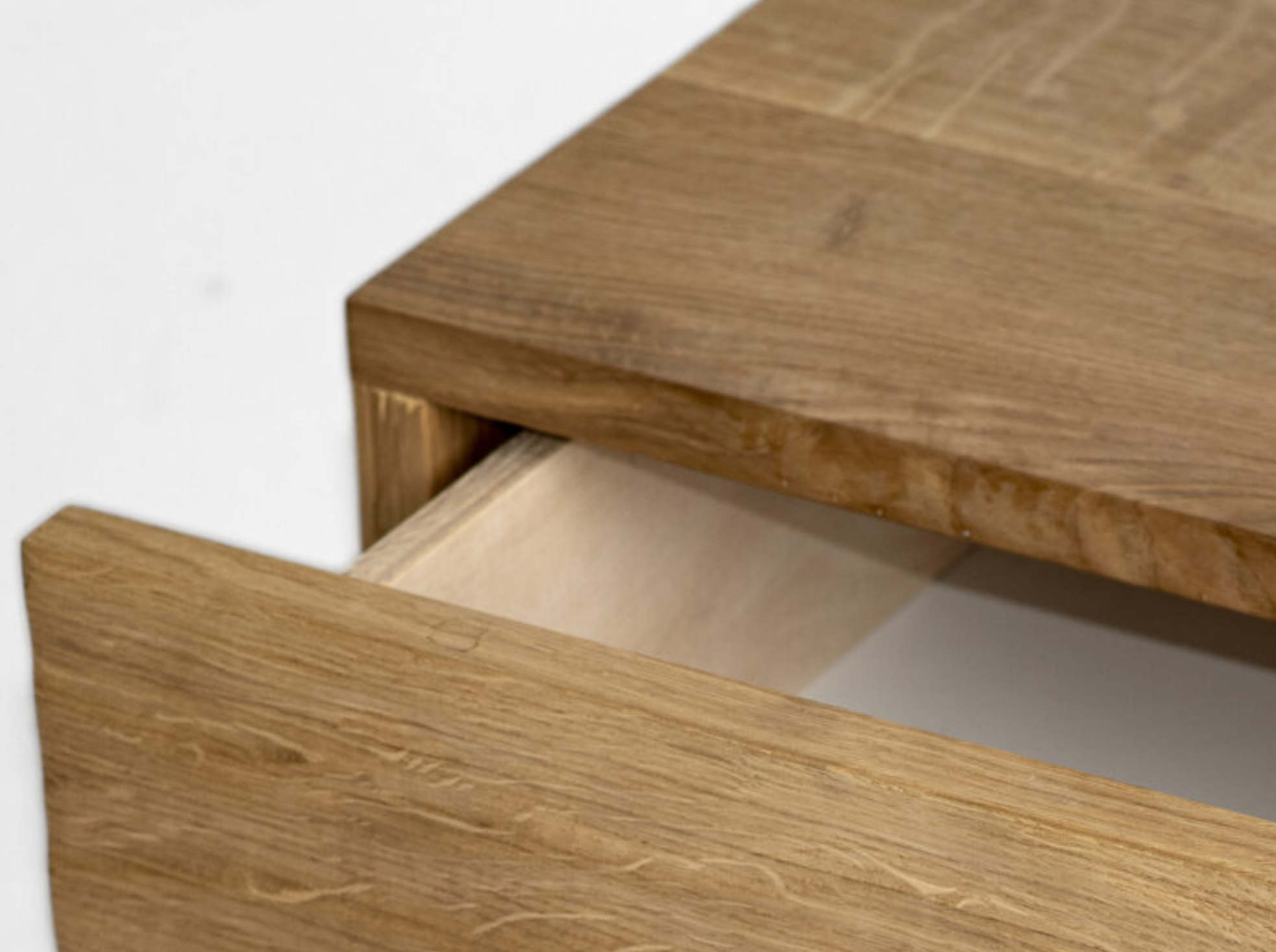 Lino Bedside Table