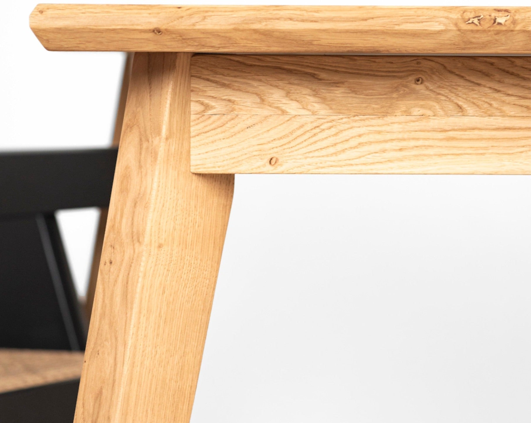 Nero Table