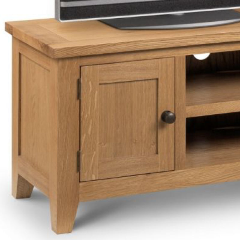 Astoria TV Stand, Oak Wood