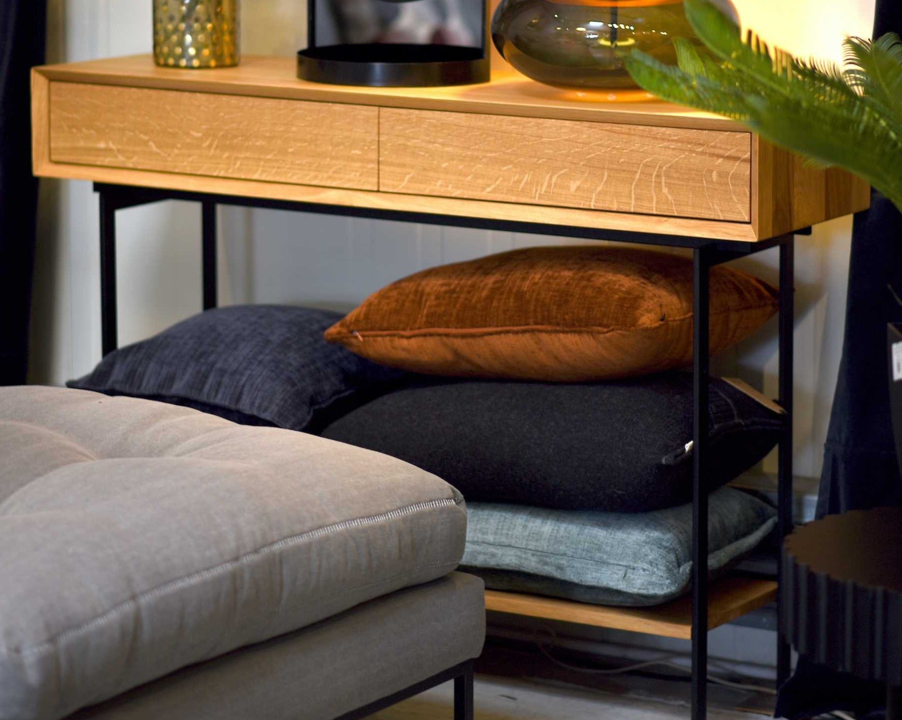 Rosto Console Table