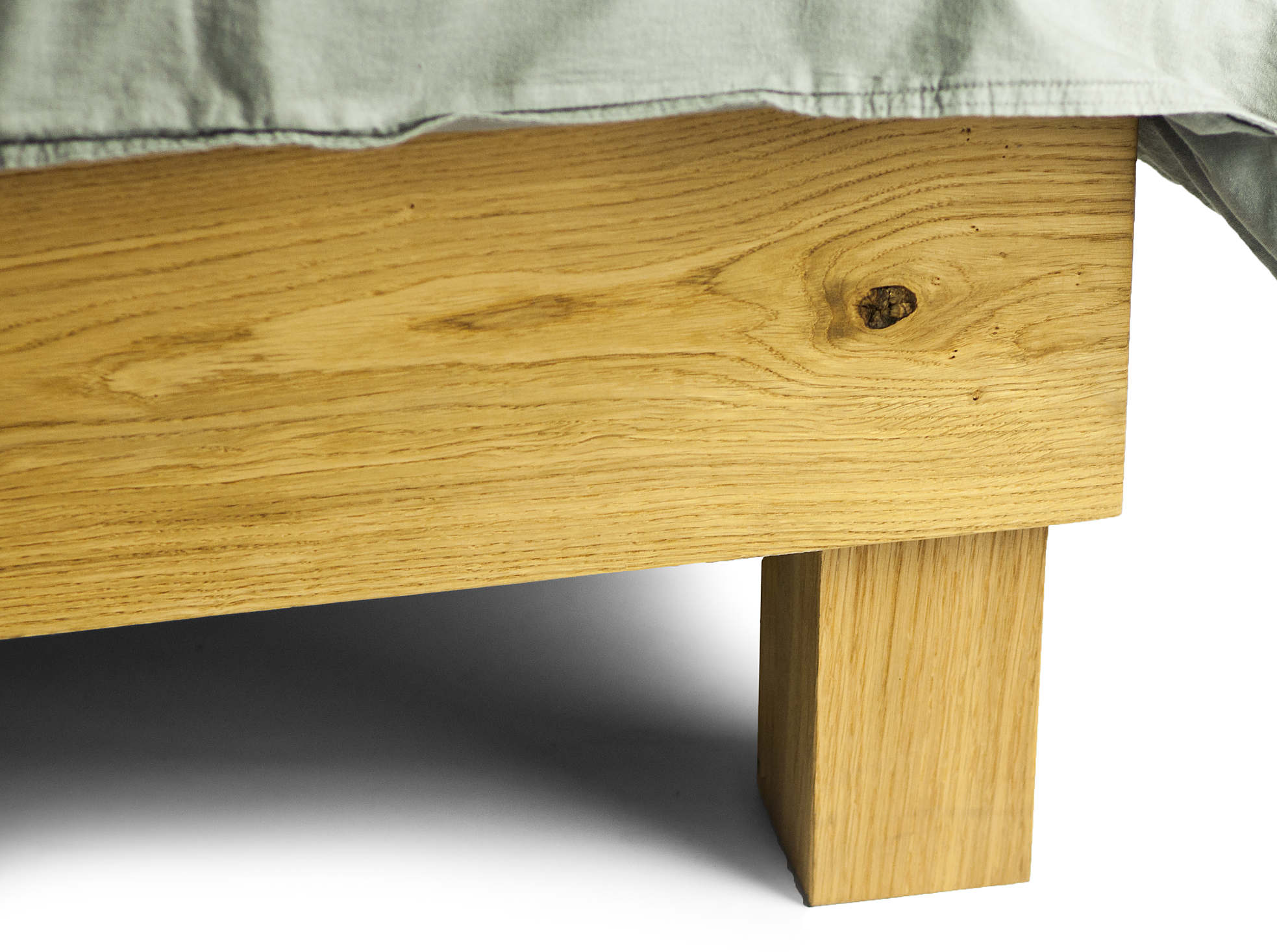 Lino Bed, Oak Wood