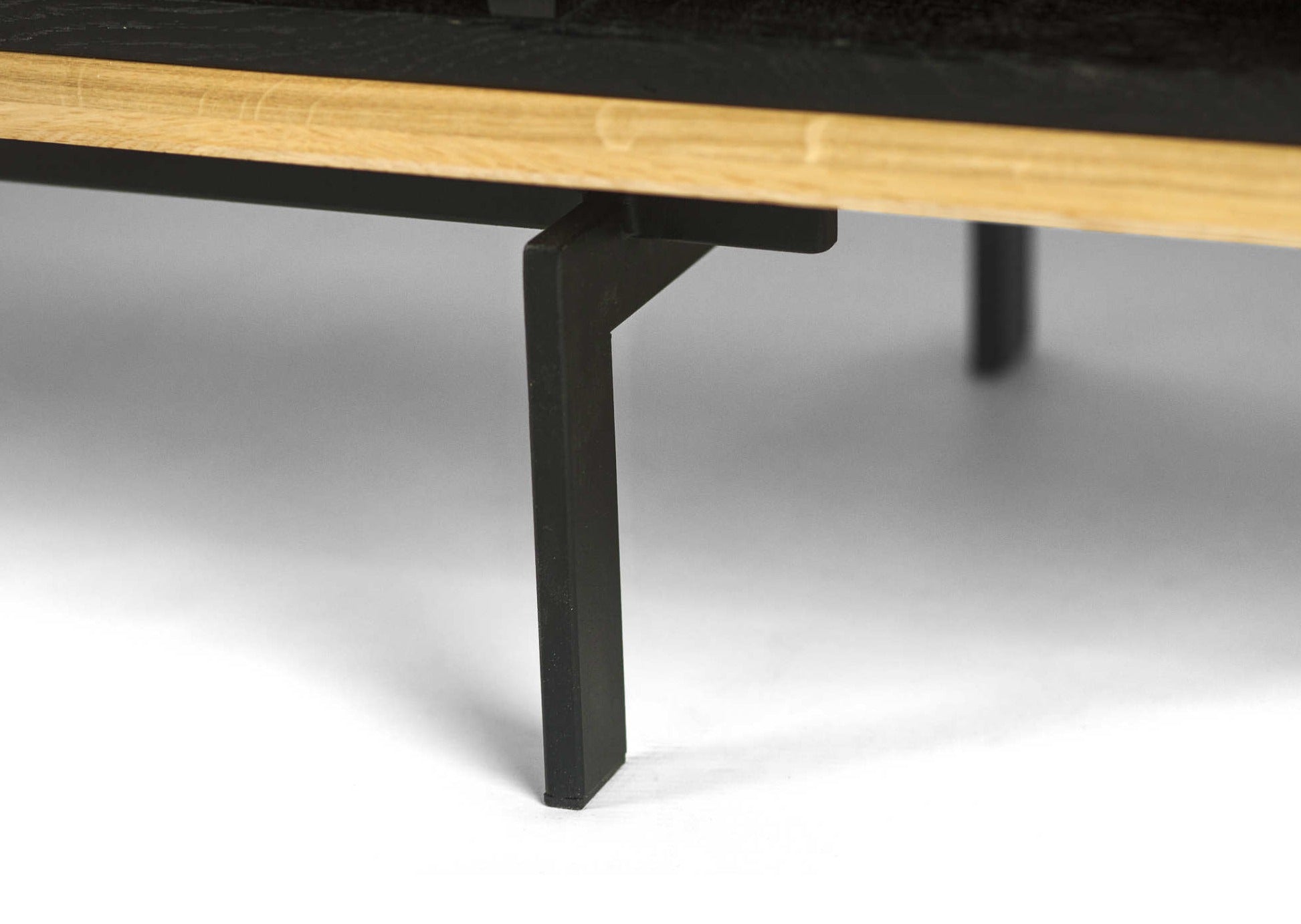 Rosto TV Stand