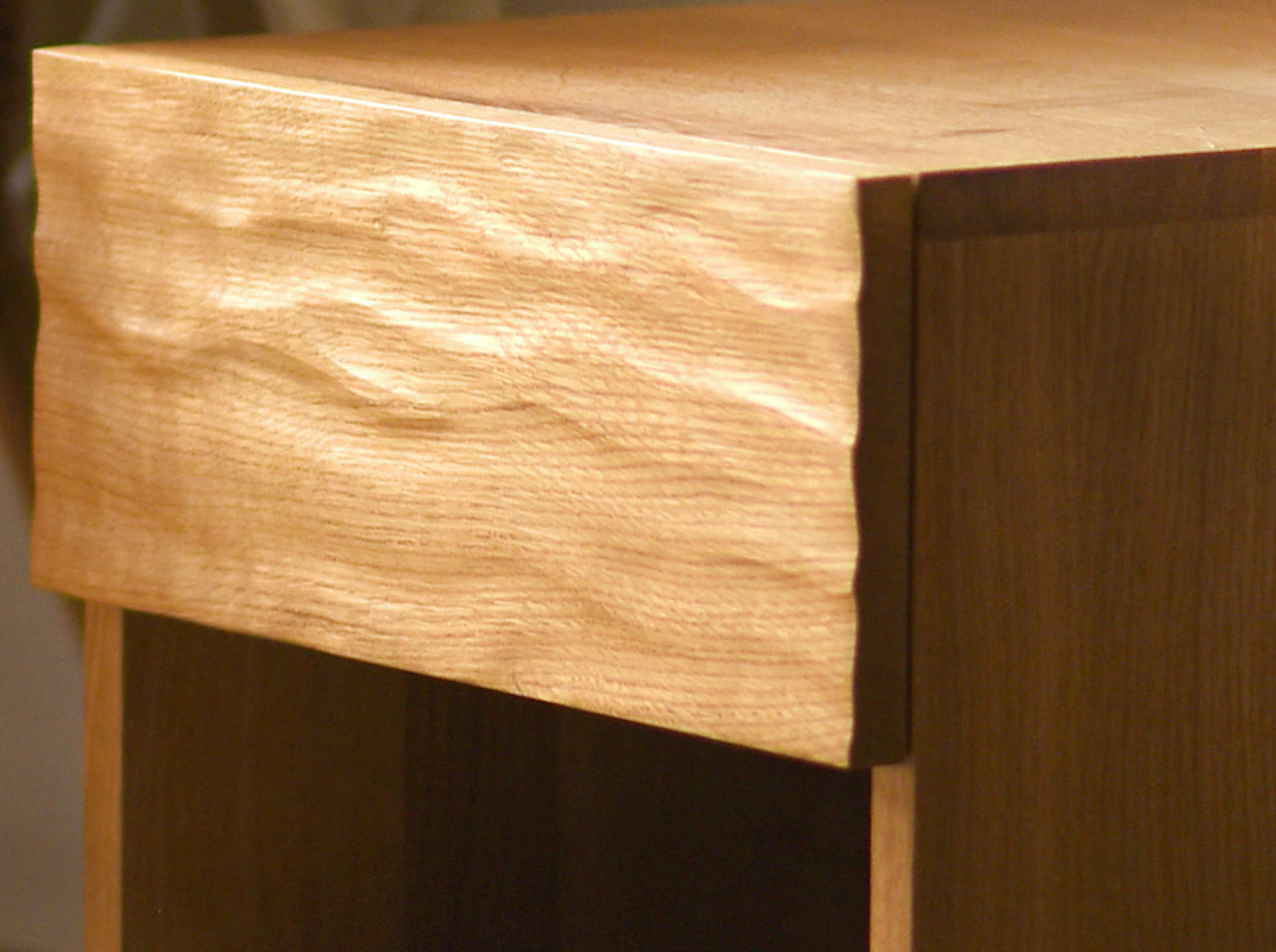 Lino Bedside Table