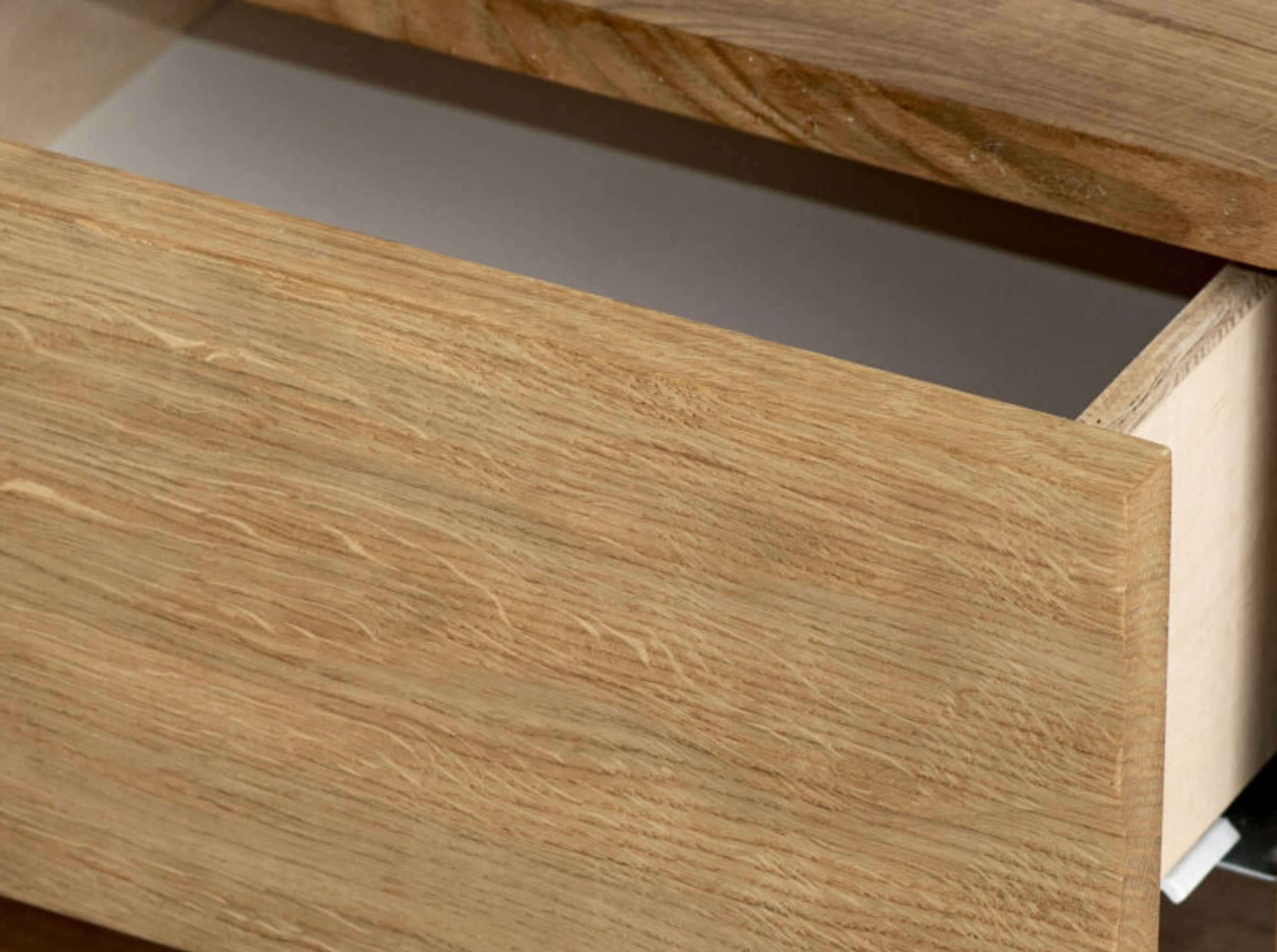 Lino Bedside Table