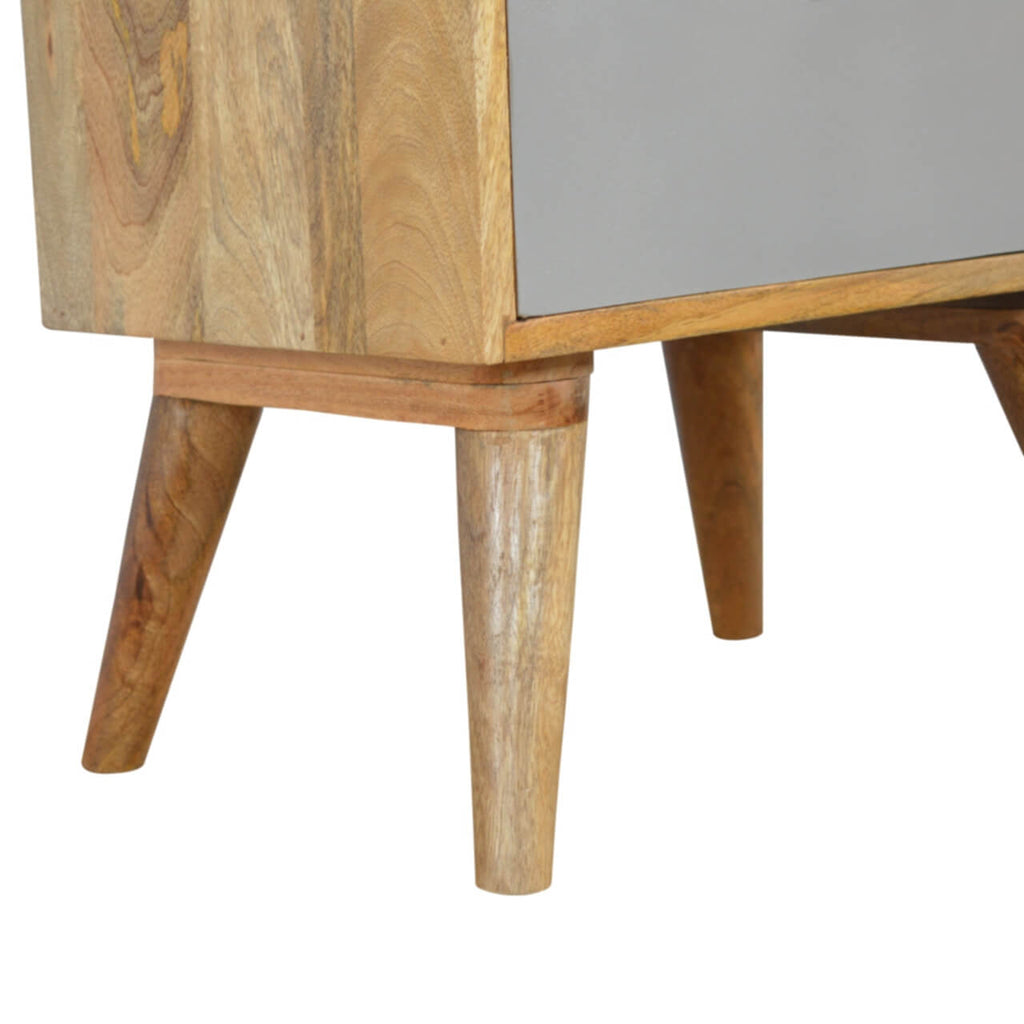 Cut-Out Gradient Bedside