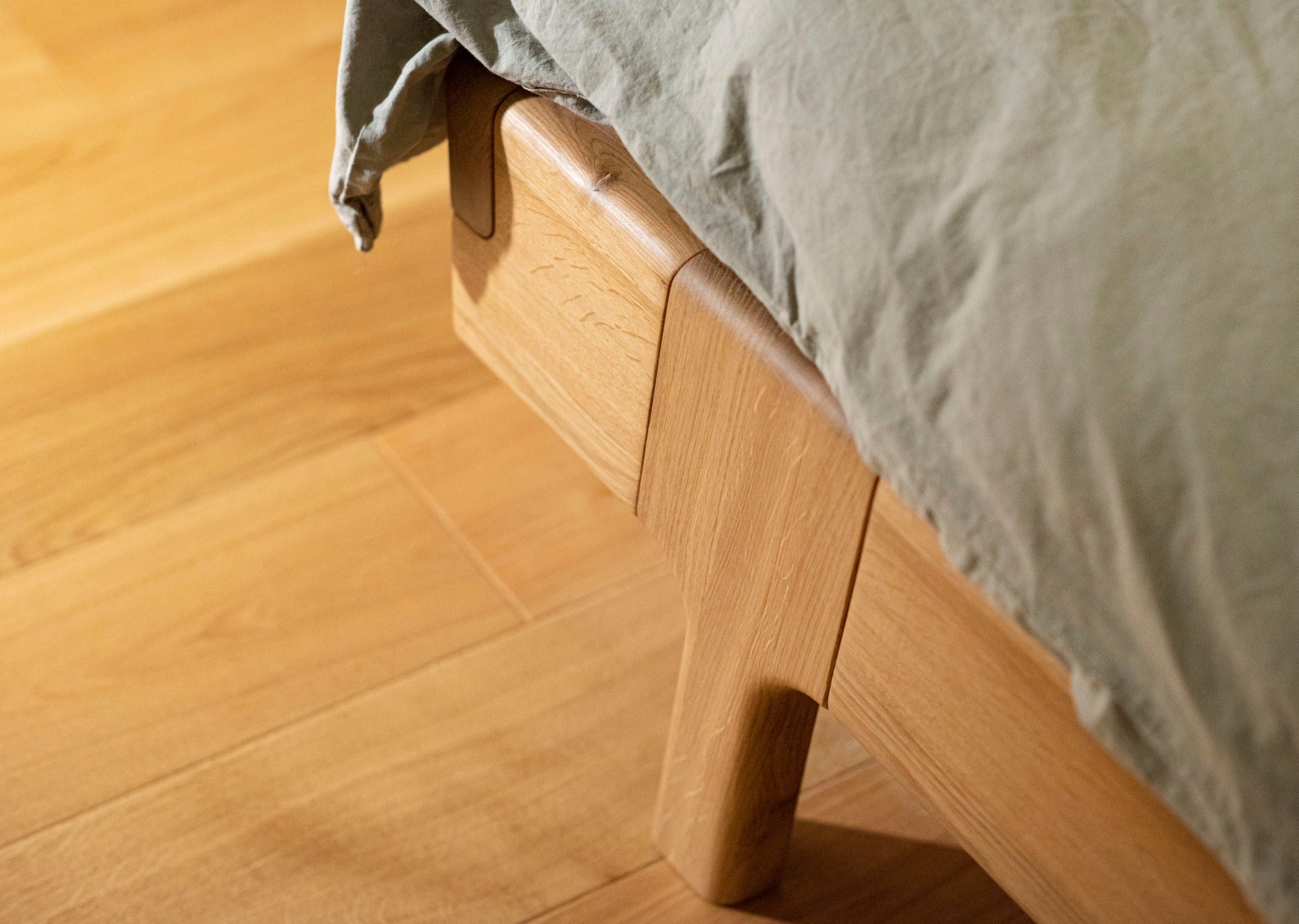 Kiko Bed, Oak Wood