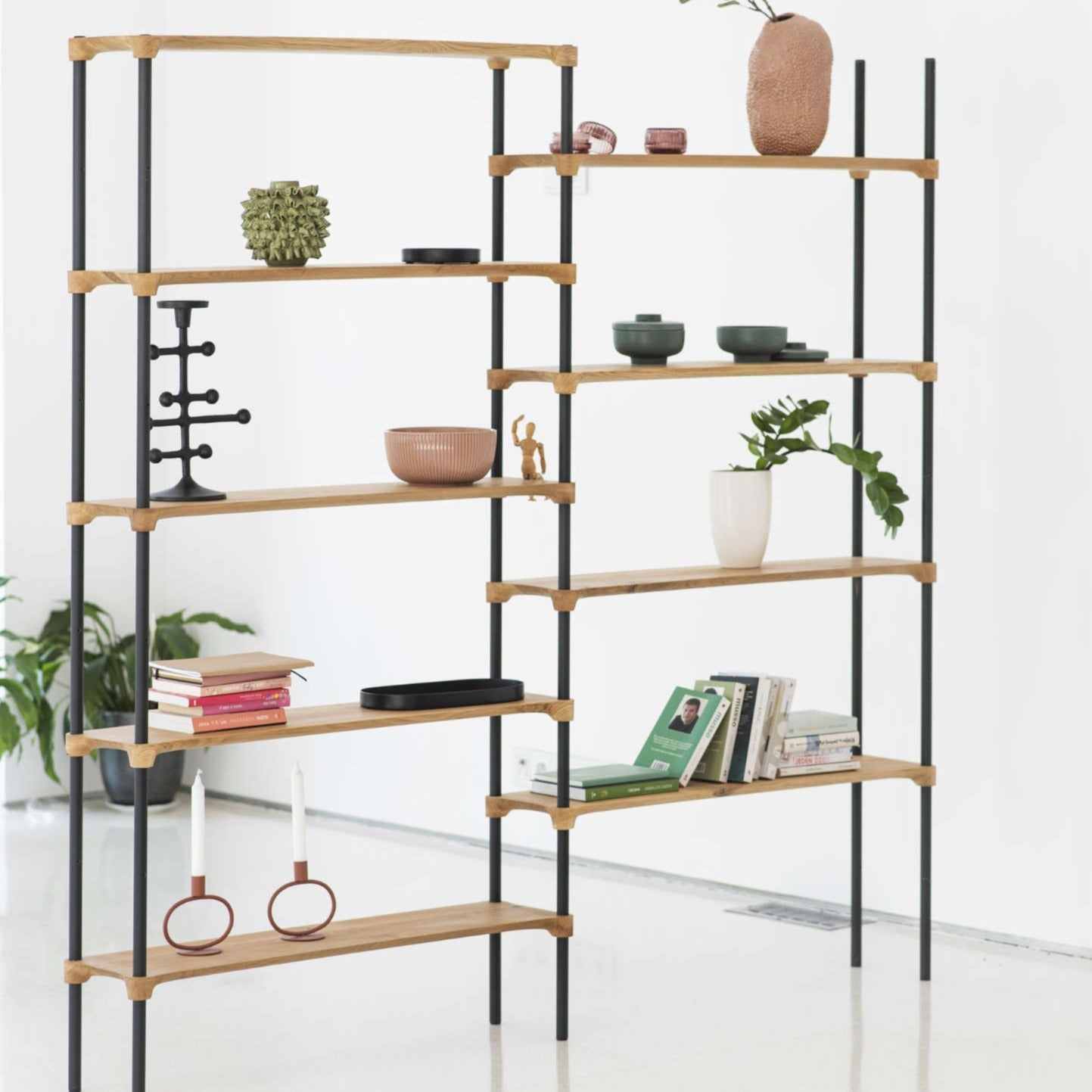 Hoya Shelving System