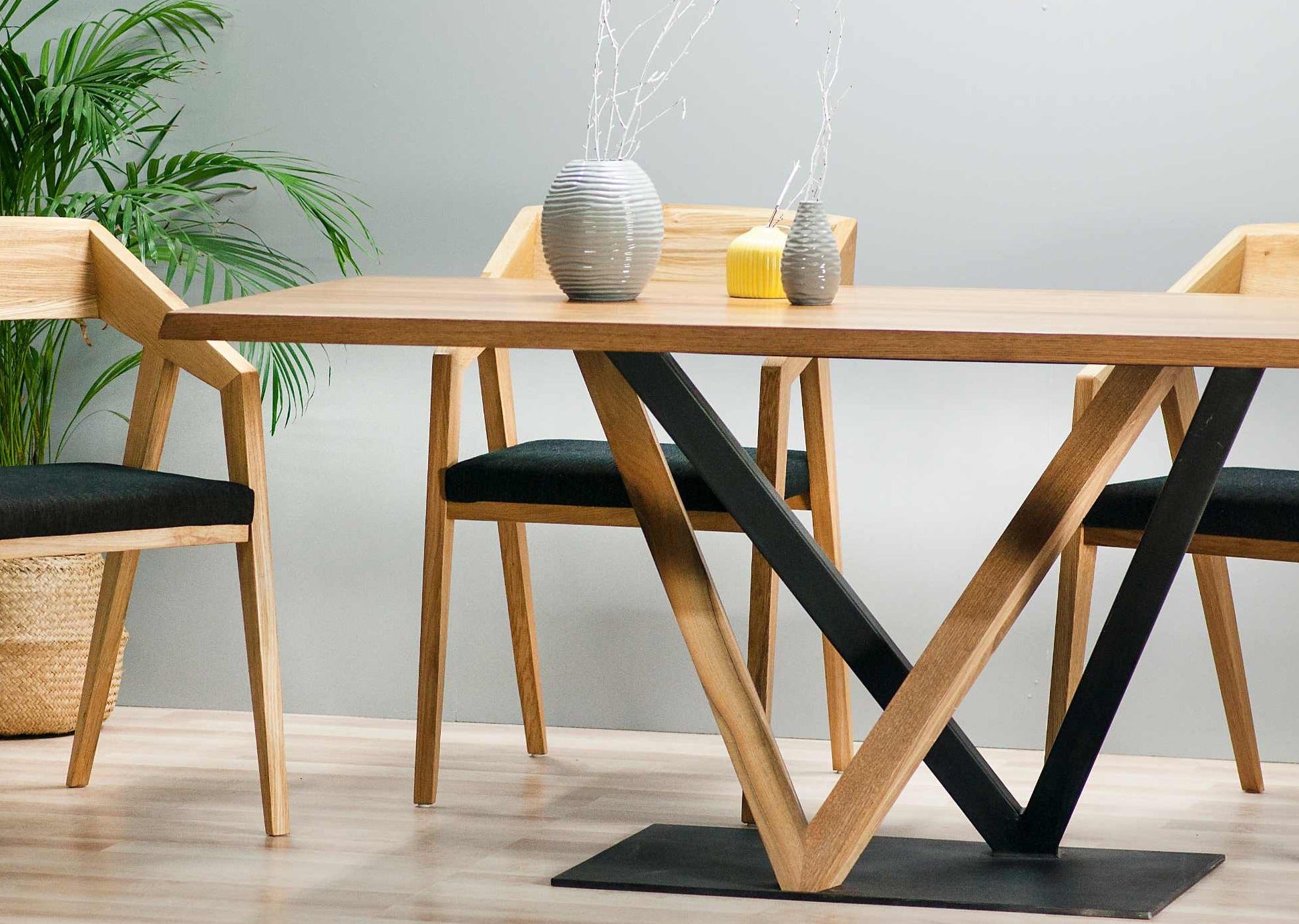 Versus Table