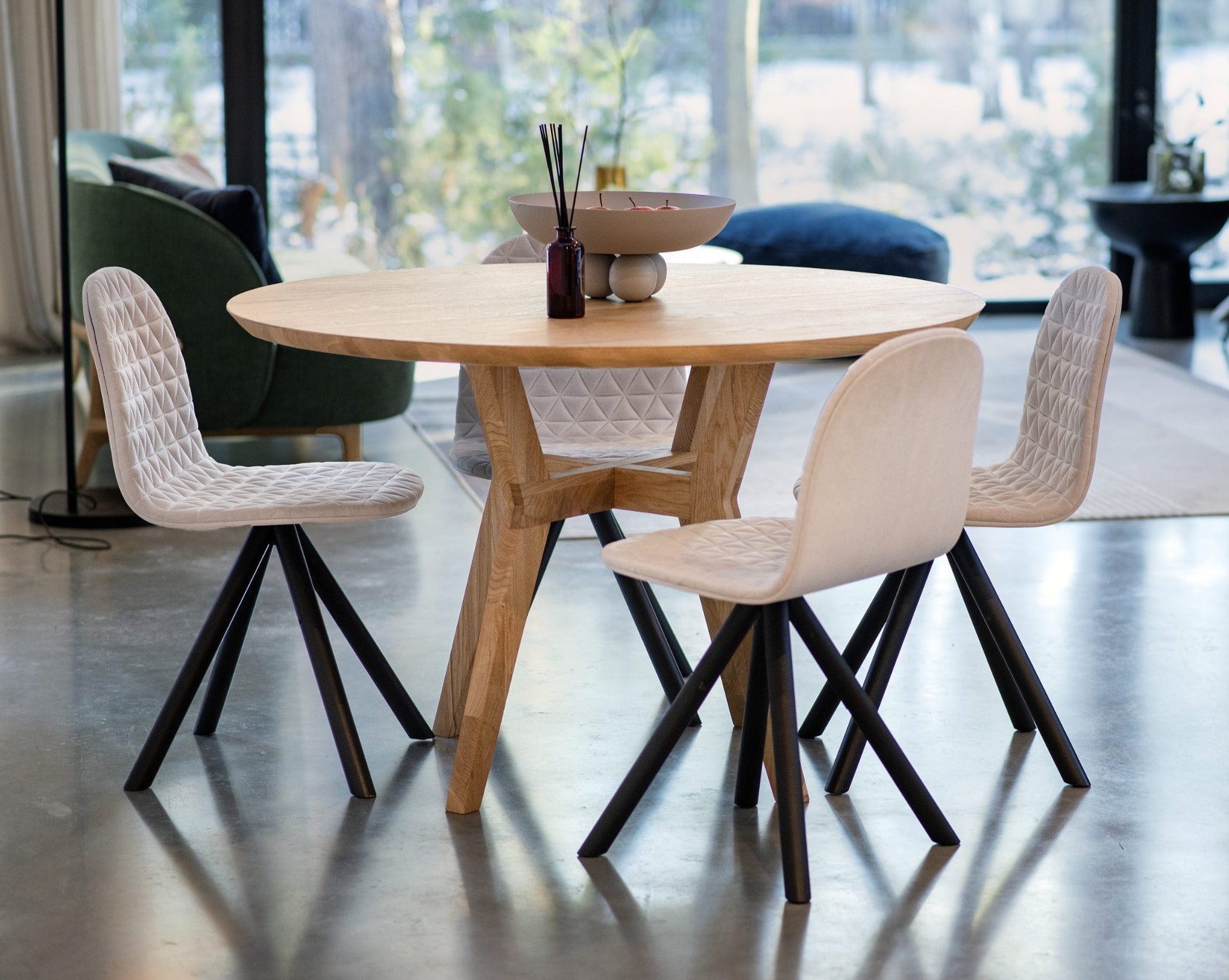 Piko Round Table