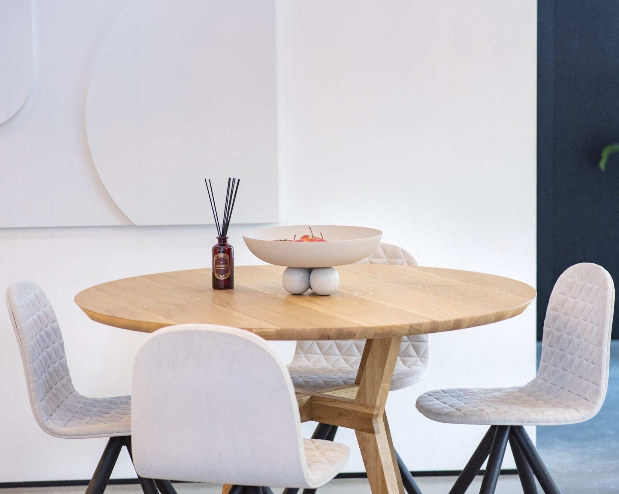 Piko Round Table
