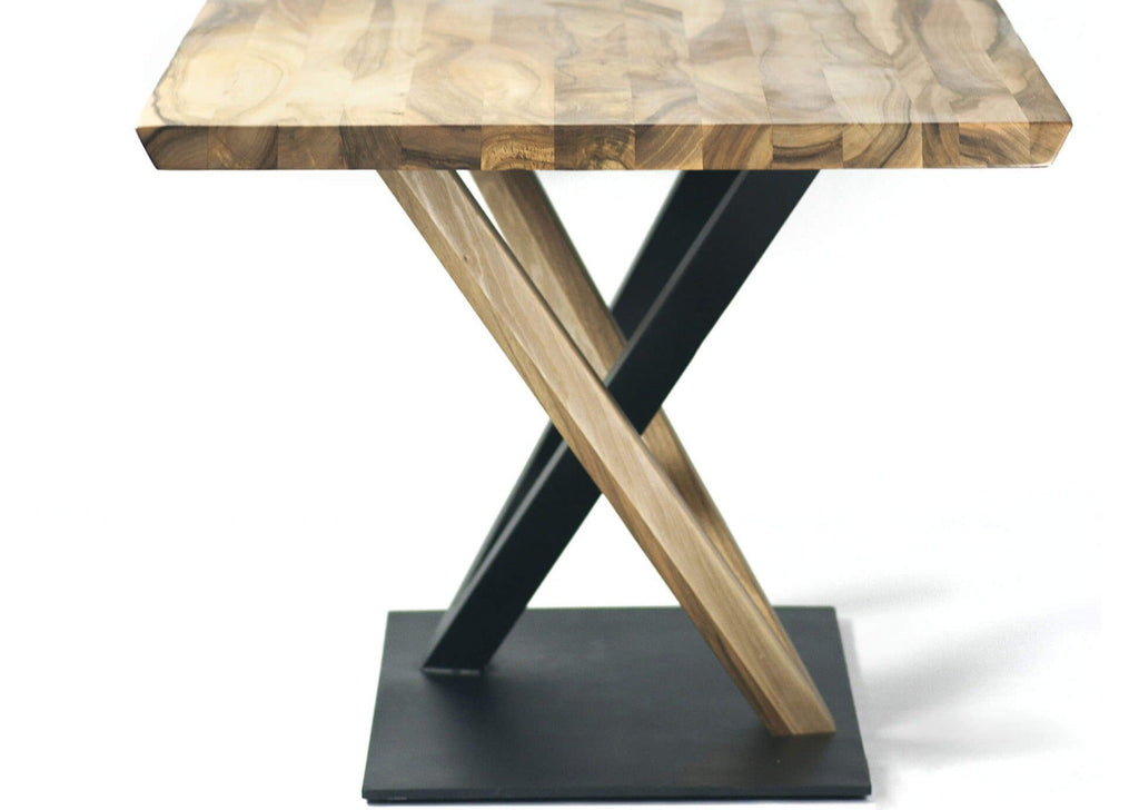 Versus Table