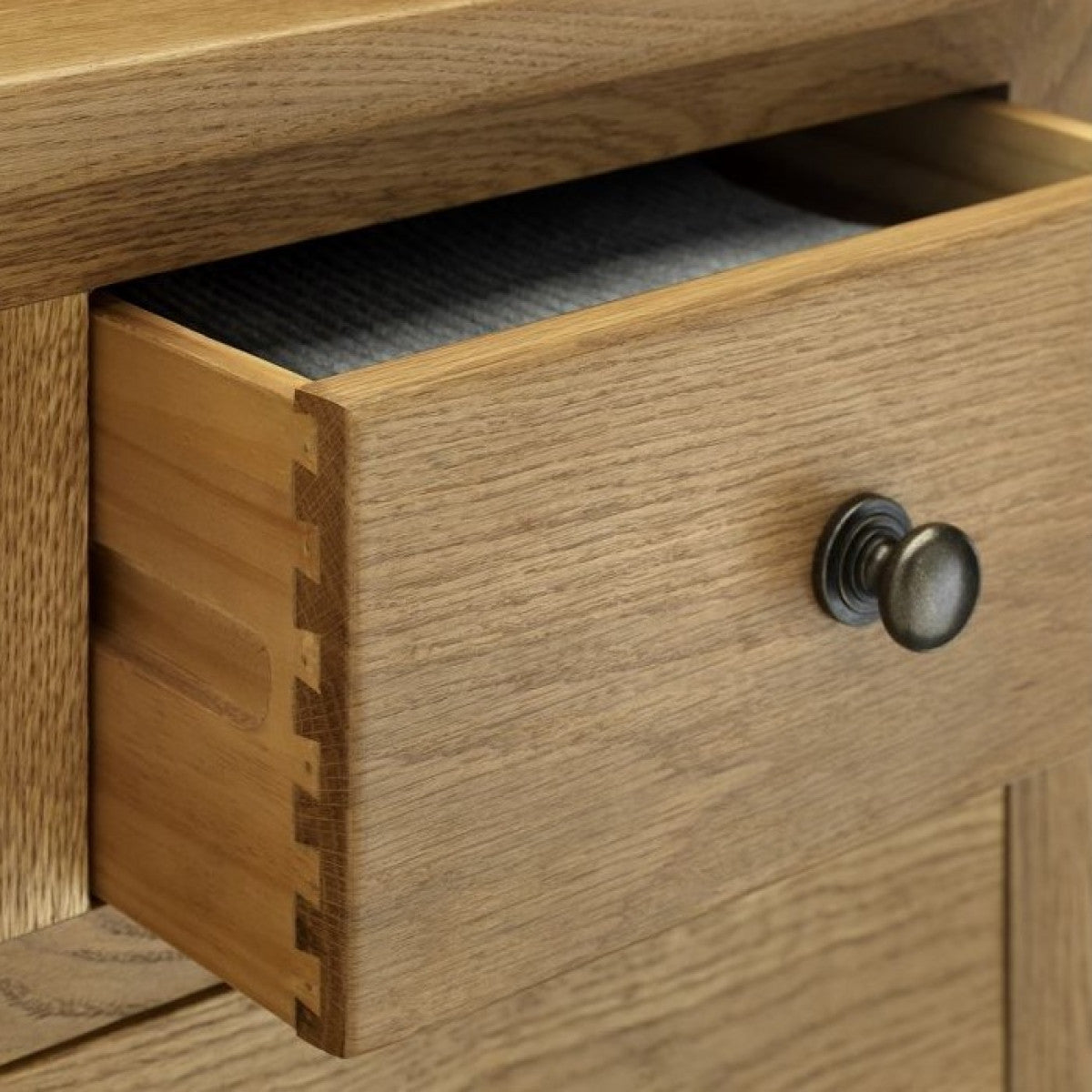 Marlborough Oak 4+2 Drawer Chest